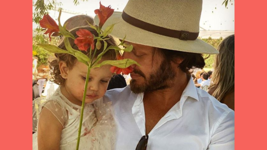 Benjamín Vicuña y Magnolia “entre flores”