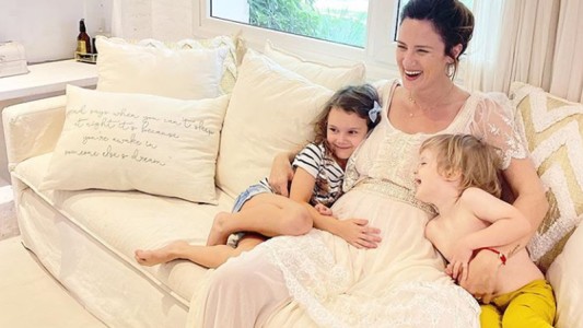 Paula Chaves confirmó su embarazo