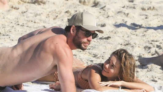 Liam Hemsworth a los besos con su nueva novia, ¿quién es ella?