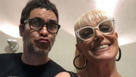 Las vacaciones románticas de Valeria Lynch y el líder de Ataque 77