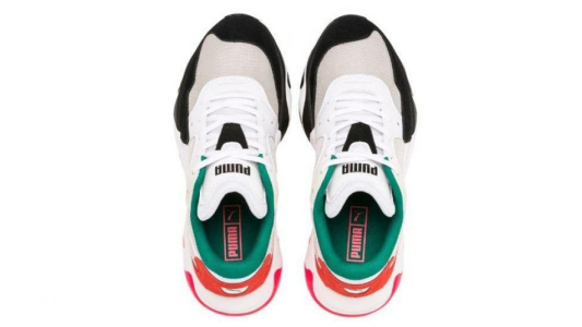 Polémica por las zapatillas que se parecen a Adolf Hitler