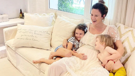 Entre la crianza de sus hijos y el embarazo en curso... ¿Cómo vive la cuarentena Paula Chaves?