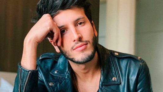 Sebastian Yatra  lee cuentos para niños a través de Instagram