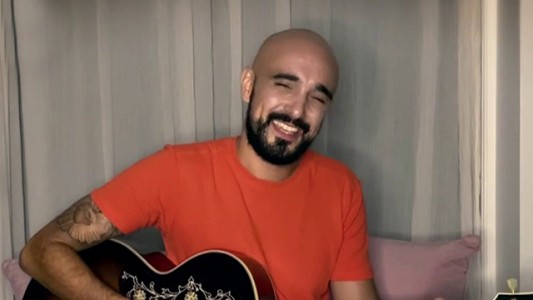 Abel Pintos canta "Motivos" y "De Solo Vivir"