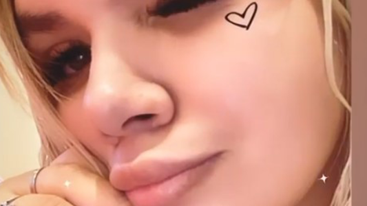 More Rial subió una foto desnuda