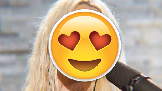 Lali deslumbró con sus nuevos ojos claros