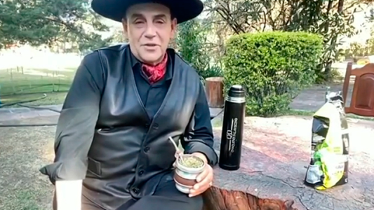 El Chaqueño Palavecino se animó al diván