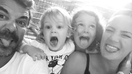 Donde entran dos, entran cinco: ¡Así es el colecho que hace Paula Chaves con su esposo y sus hijos!