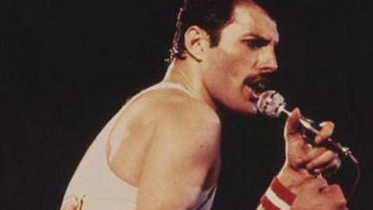 Revelan una foto inédita de Freddie Mercury en Buenos Aires