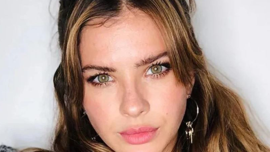 La foto retro de la China Suárez y una advertencia  para sus seguidores