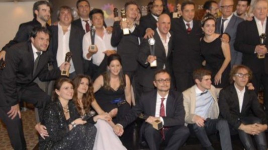 #TBT: Graduados gana 10 nominaciones a los premios TATO 2012