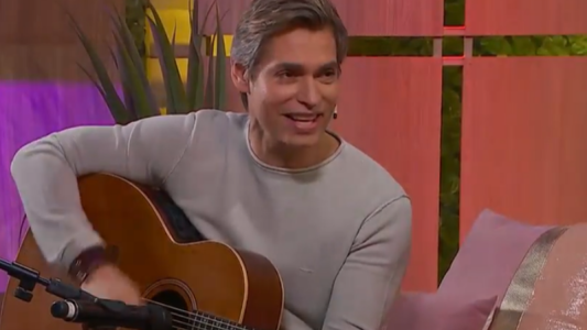 Carlos Baute confesó la verdadera historia de su hit "Colgando en tus manos"