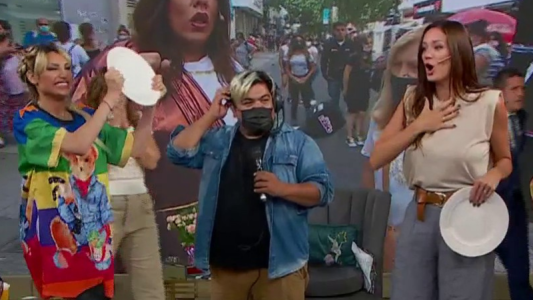 Vicky Xipolitakis explicó la técnica para "romper un plato en la cabeza"