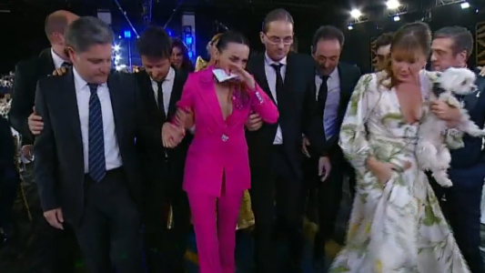 Emotiva caminata Vero Lozano ganar Martín Fierro Magazine