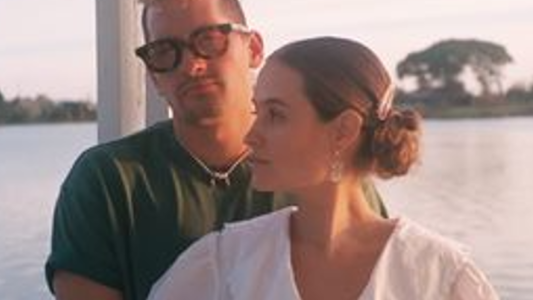 Sara Escobar esposa Mau Montaner mostró crece panza embarazada