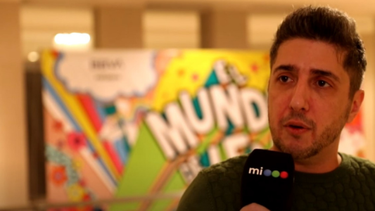 Jey Mammon debutó en calle corrientes con un íntimo unipersonal