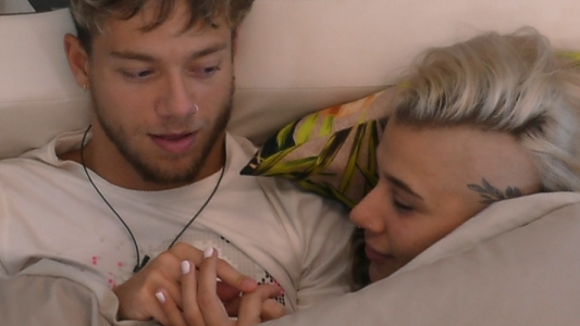 Nacho Tora Lucila primer beso reacciones Gran Hermano mandó frente