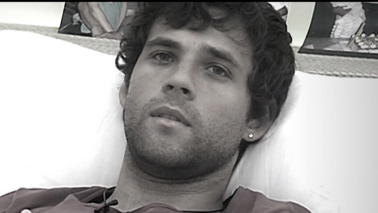 Agustín redobla apuesta Gran Hermano champagne