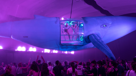 Fuerza Bruta presenta su nuevo show: Aven, un lugar sin piso