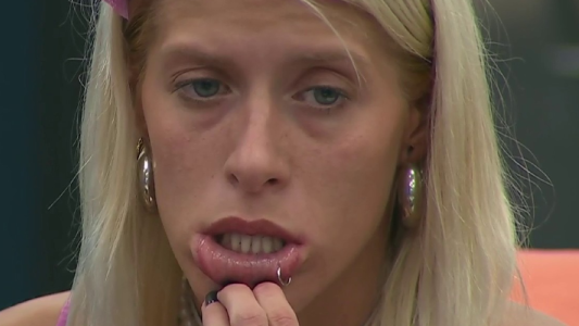 Camila placa dar información afuera casa reacción enterarse sanción