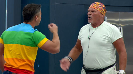 Fuerte discusión Alexis Alfa 60 años deberías dar ejemplo sos vergüenza