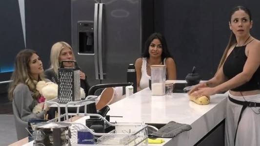 "¿Ustedes quieren que el primo...?": la incómoda pregunta de Romina a las cámaras