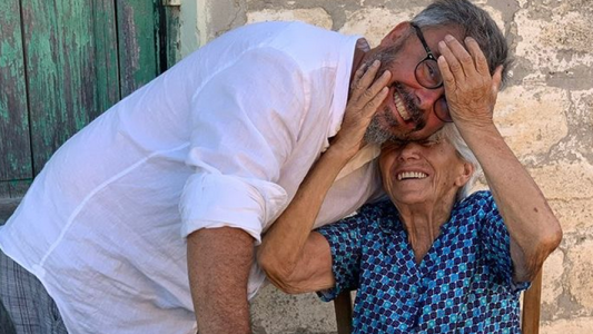 Donato De Santis despidio a su mama quien fallecio a los 93 anos