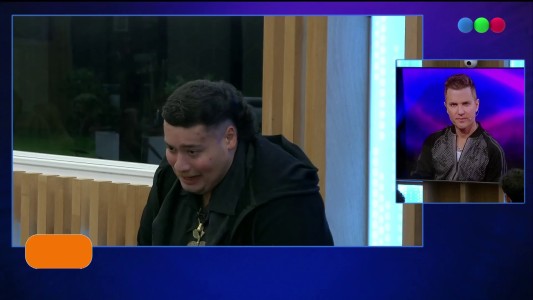 Hubo teléfono rojo y Manzana hizo una "cadena nacional" para modificar la placa