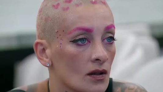 Juliana a saldra de la casa de GH para hacerse estudios medicos