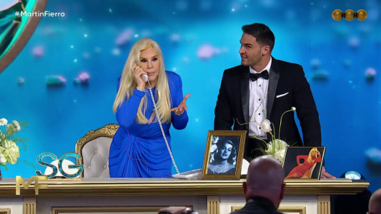 Susana Giménez atendió su mítico teléfono en los Martín Fierro: este fue su anuncio