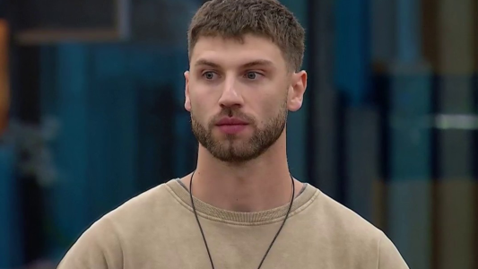 Santiago es el primer líder: les prohibió nominar a 4 mujeres y las mandó "a pensar"