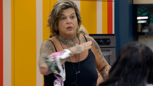 Sandra ejerce mano dura en la cocina, escondió dulce de leche y se armó un escándalo