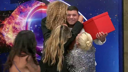 Brian volvió a la casa: las chicas se exaltaron y Giuliano quedó tieso