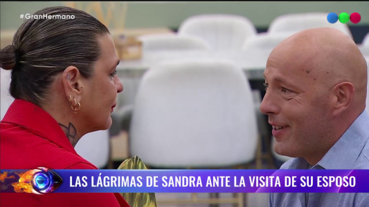 Lucas, el marido de Sandra entró a la casa de Gran Hermano con un ramo de flores y un pez