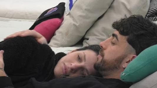 La curiosa amistad entre Ulises y Chiara: mimos, besitos y mucho cariño