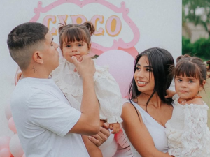 Pura ternura: Daniela Celis mostró la sesión de fotos de las gemelas Aimé y Laia para Pascuas