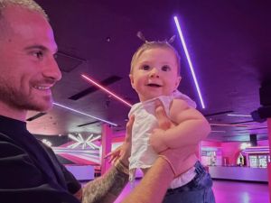 Modo "papá primerizo": las fotos más dulces de Alexis Mac Allister y su hija Alaia