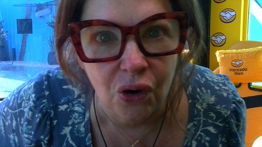 Le dijeron que no mira a los ojos y Andrea tuvo una particular reacción