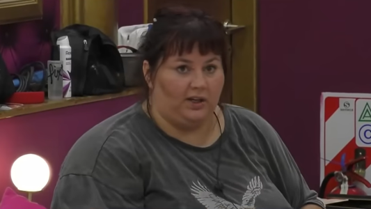 Yipio tildó a Brian Sarmiento de "patético y cancelable" porque él la trató de "violenta"