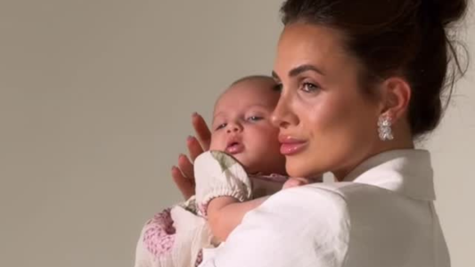 Cami Homs y el tierno debut de su hija Aitana como modelo: "Una produ muy especial"