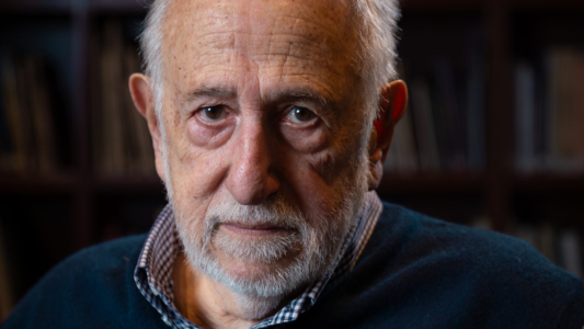 Murió Adolfo Aristarain, cineasta argentino que dejó una huella imborrable en la cultura de habla hispana