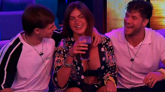 "A mano cambiada": así empezó la noche de Luana, Fabio y Zunino como trío