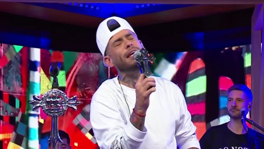 ¡Ulises Bueno la rompió en La Peña!