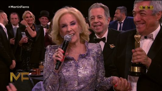 “No se van a librar de mí fácilmente”: el emotivo discurso de Mirtha Legrand en los Martín Fierro