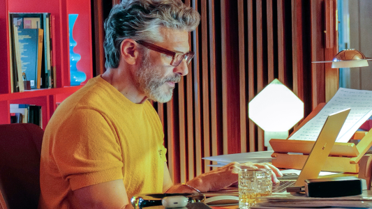 Amarga Navidad: la nueva película de Almodóvar con Sbaraglia explora sus fantasmas como autor
