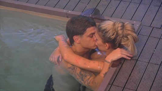 Zunino y Nenu juegan a lo imposible al tratar de ocultar sus besos en Gran Hermano