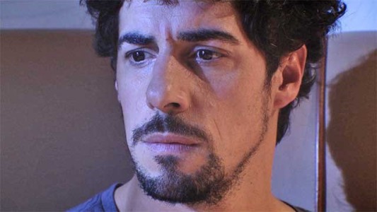 Entre los recuerdos, Renzo trata de encontrarse