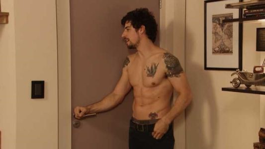 Nina encierra a Renzo y lo deja con ¡ganas de más!