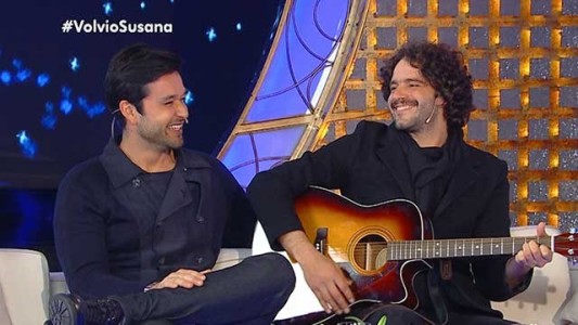¡Moisés le cantó un tema a la diva!