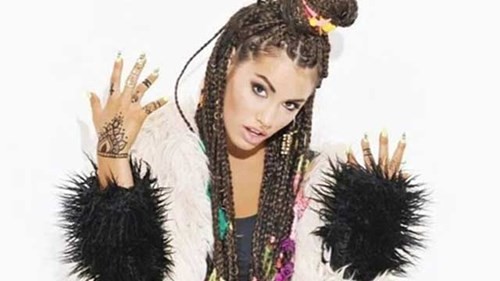 Lali sorprende con el nuevo vídeo de "Boomerang"